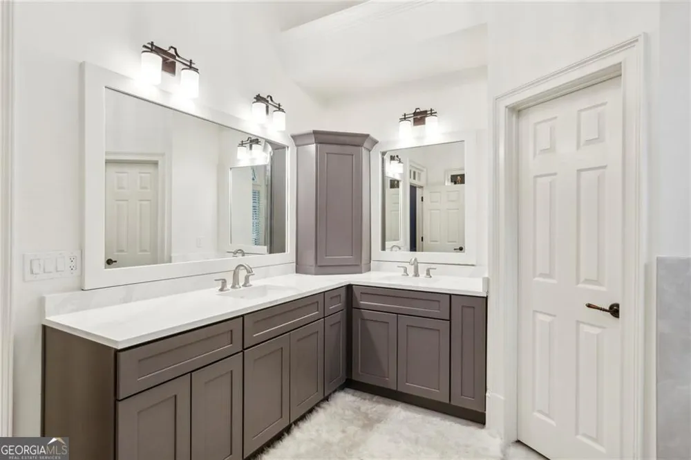 125 Claridge DR Sandy Springs, GA 30342