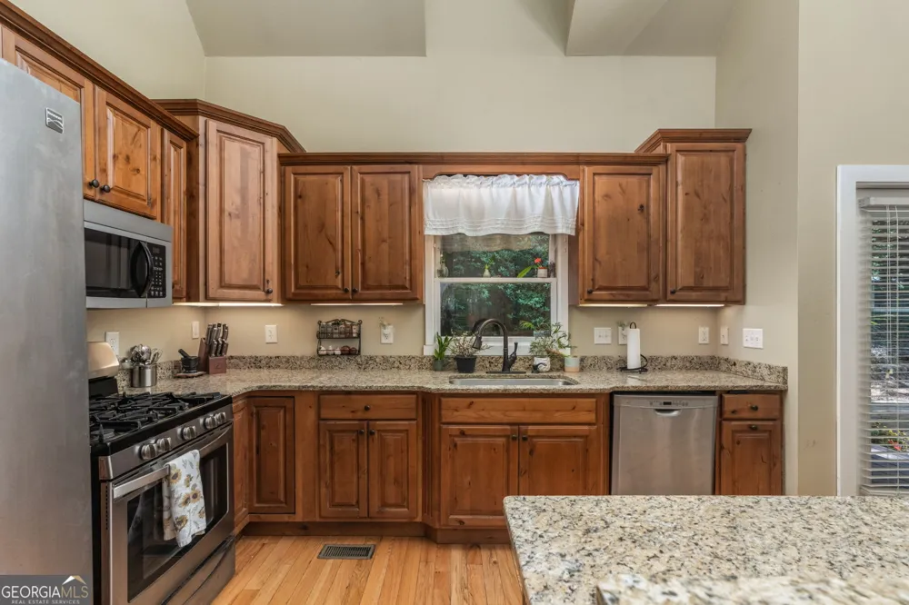 31 Nahunta CT Ellijay, GA 30540