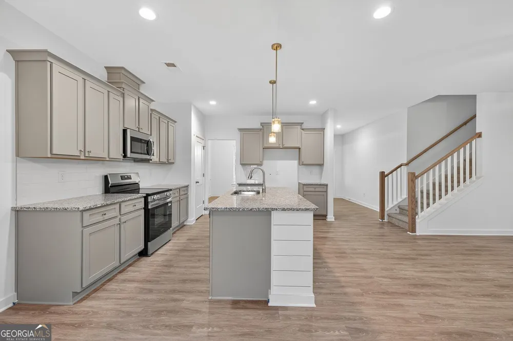 196 Cochin DR Statham, GA 30666