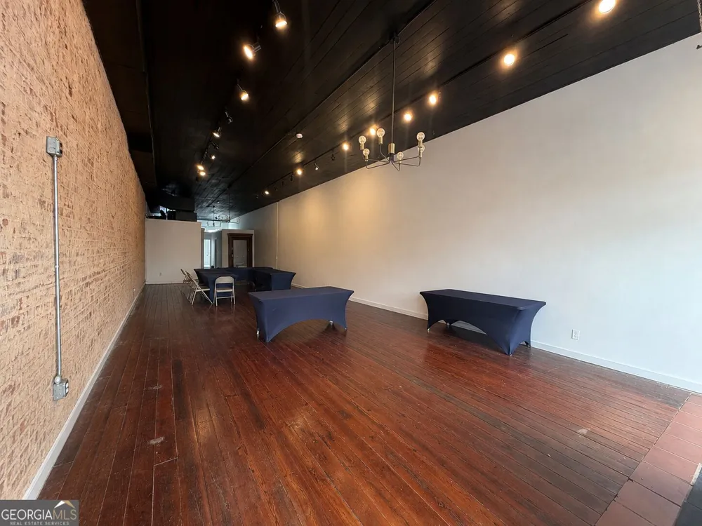 212 Main ST Barnesville, GA 30204