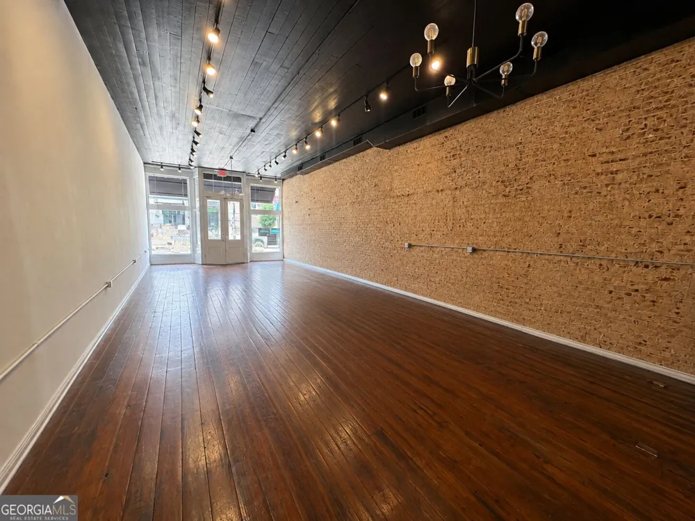 212 Main ST Barnesville, GA 30204