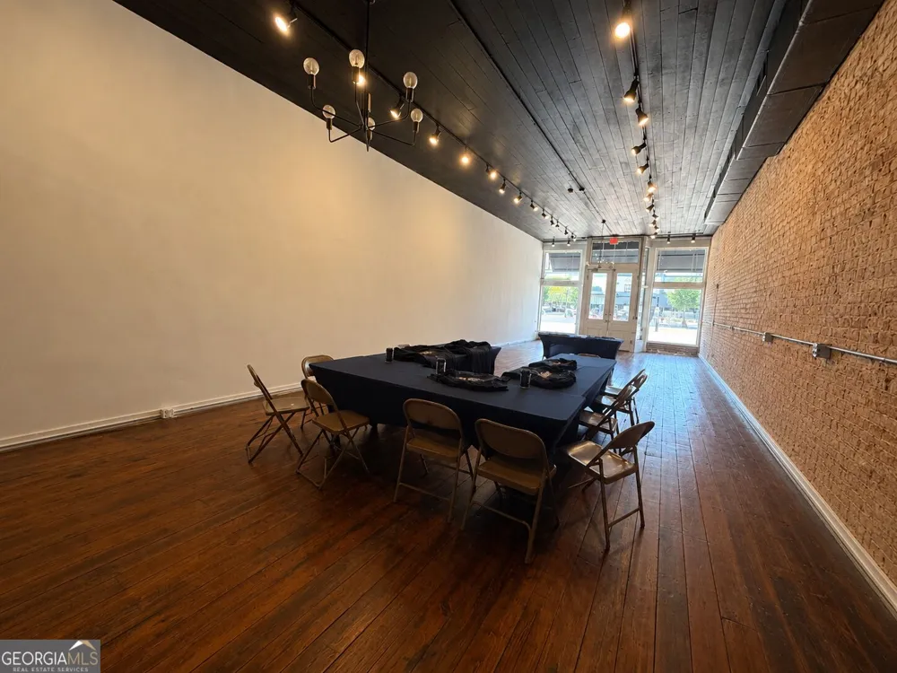 212 Main ST Barnesville, GA 30204