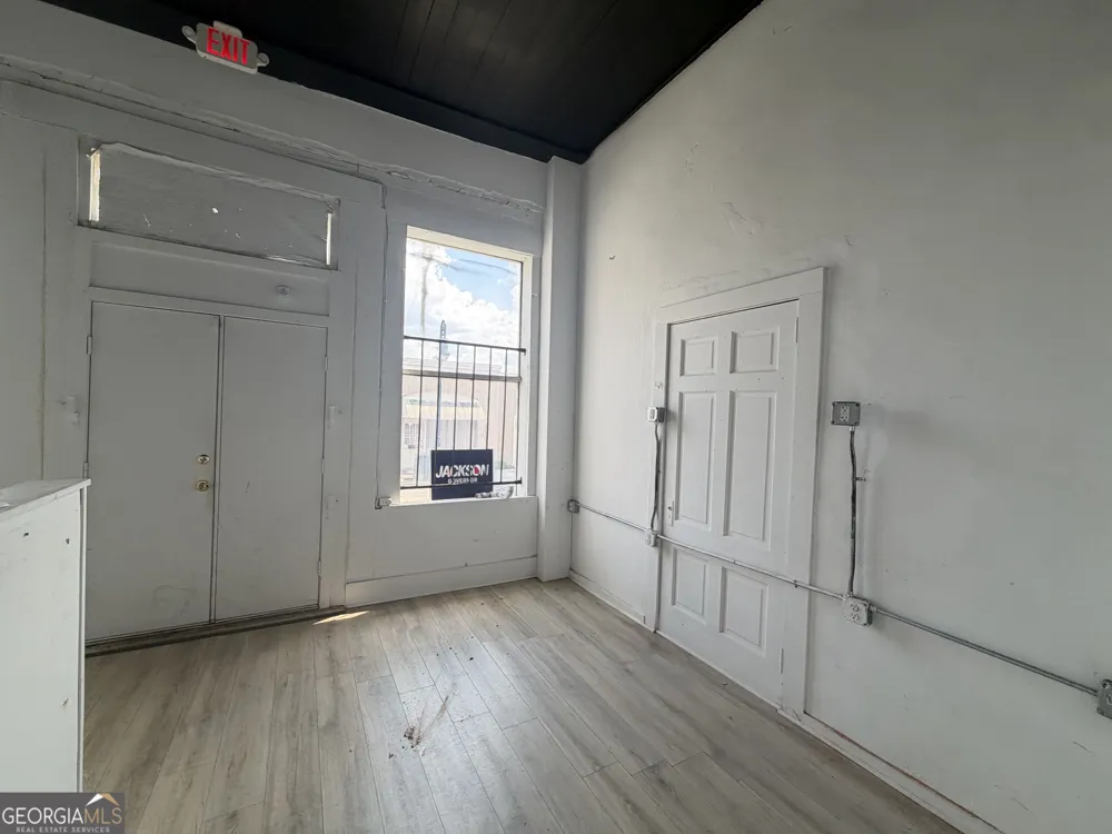 212 Main ST Barnesville, GA 30204