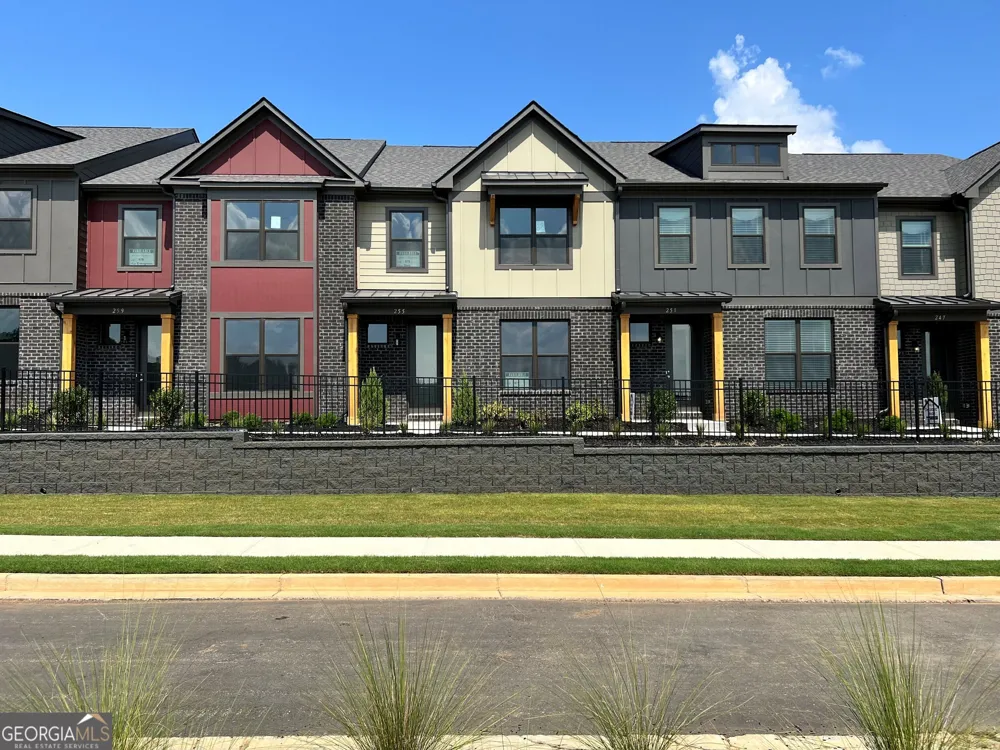 255 Barracks WAY Hoschton, GA 30548
