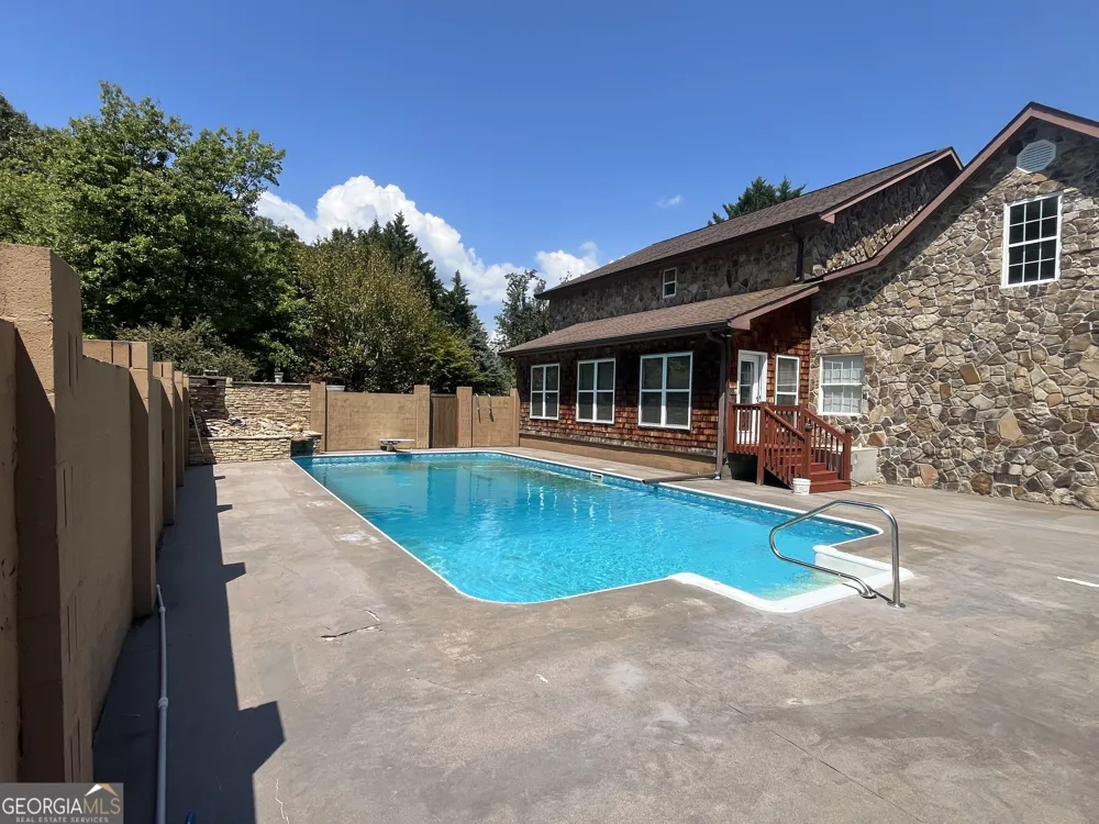 283 Meadow LN Dahlonega, GA 30533