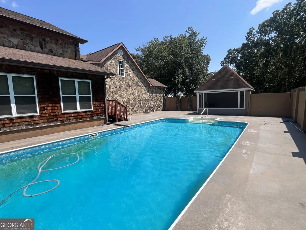 283 Meadow LN Dahlonega, GA 30533