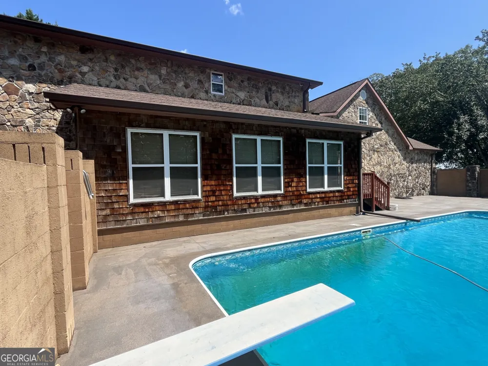 283 Meadow LN Dahlonega, GA 30533
