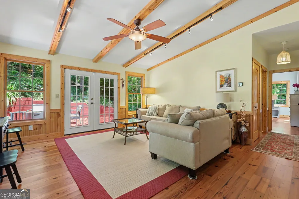 82 Buckeye LN Clayton, GA 30525