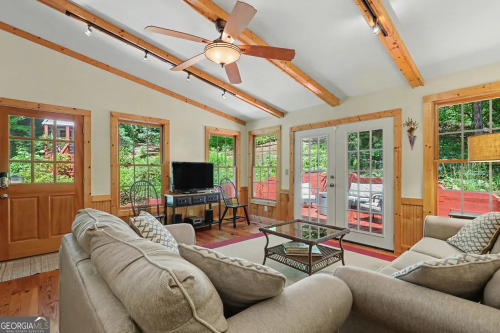 82 Buckeye LN Clayton, GA 30525