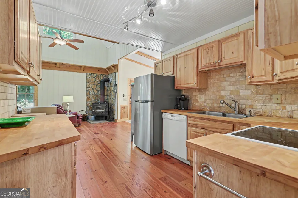 82 Buckeye LN Clayton, GA 30525