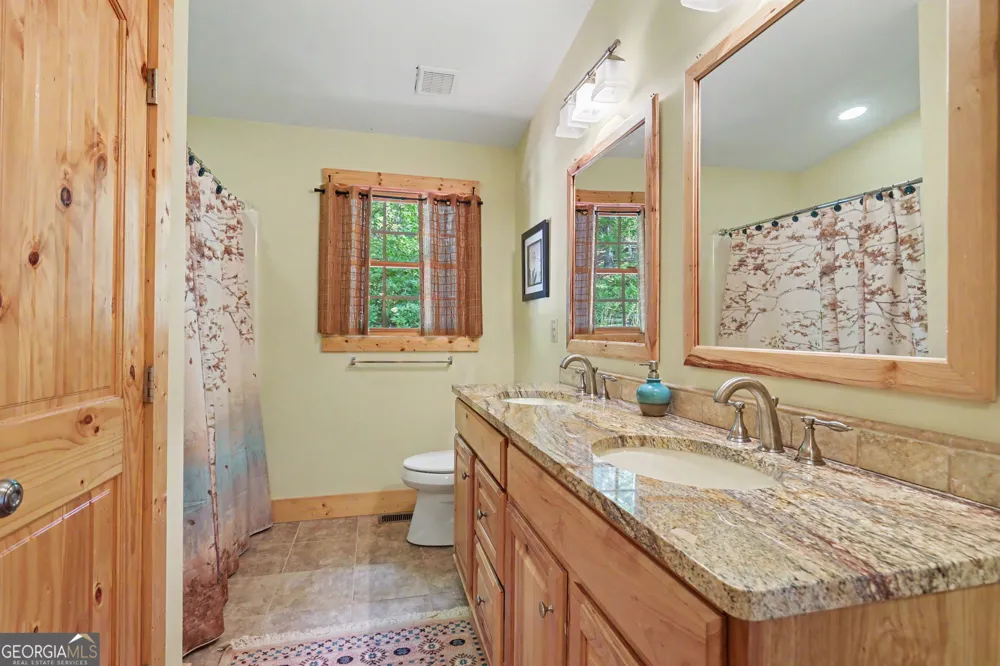82 Buckeye LN Clayton, GA 30525