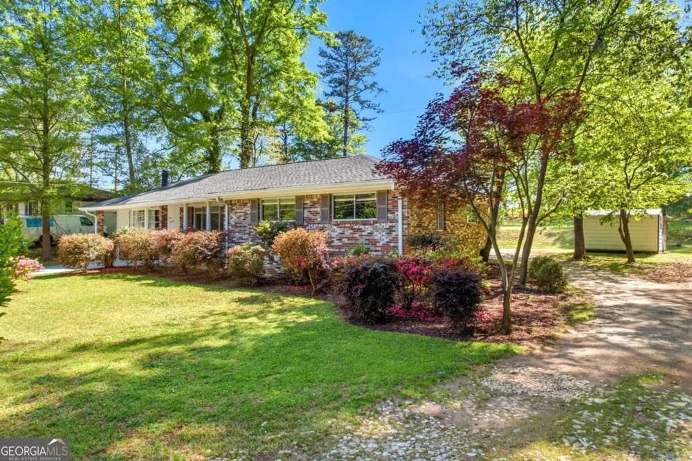 1100 Vonda LN SW Mableton, GA 30126