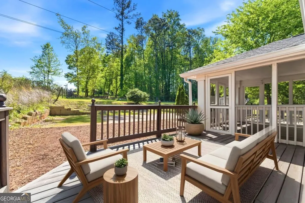 1100 Vonda LN SW Mableton, GA 30126