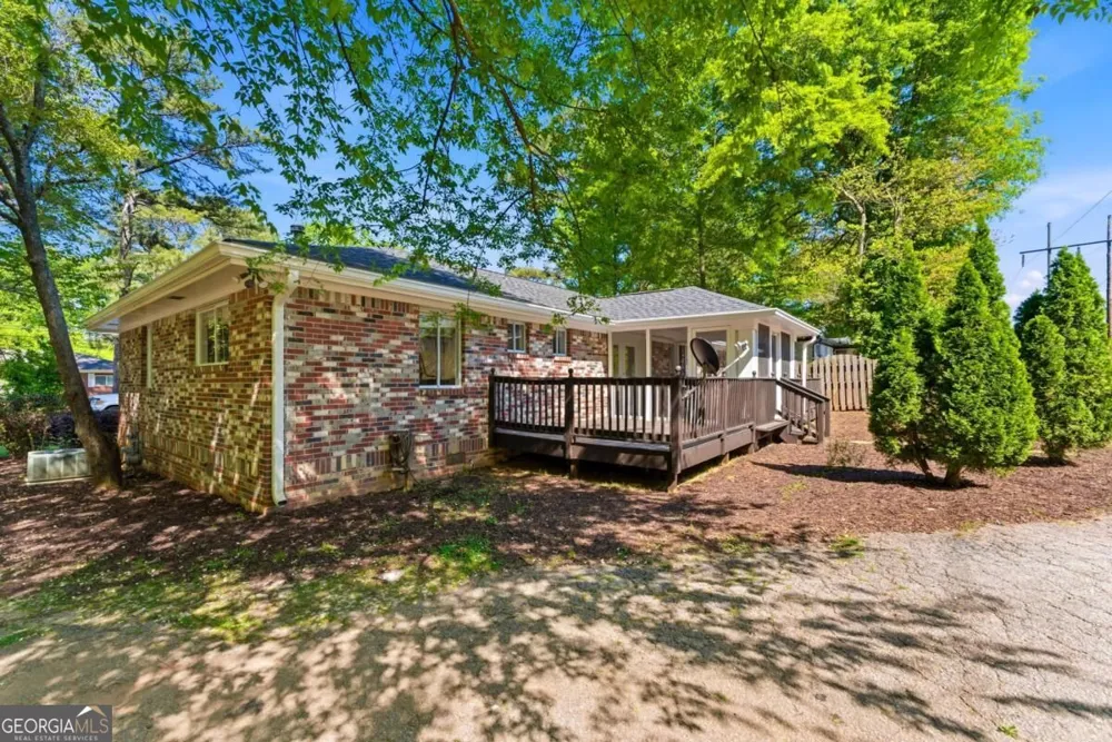 1100 Vonda LN SW Mableton, GA 30126