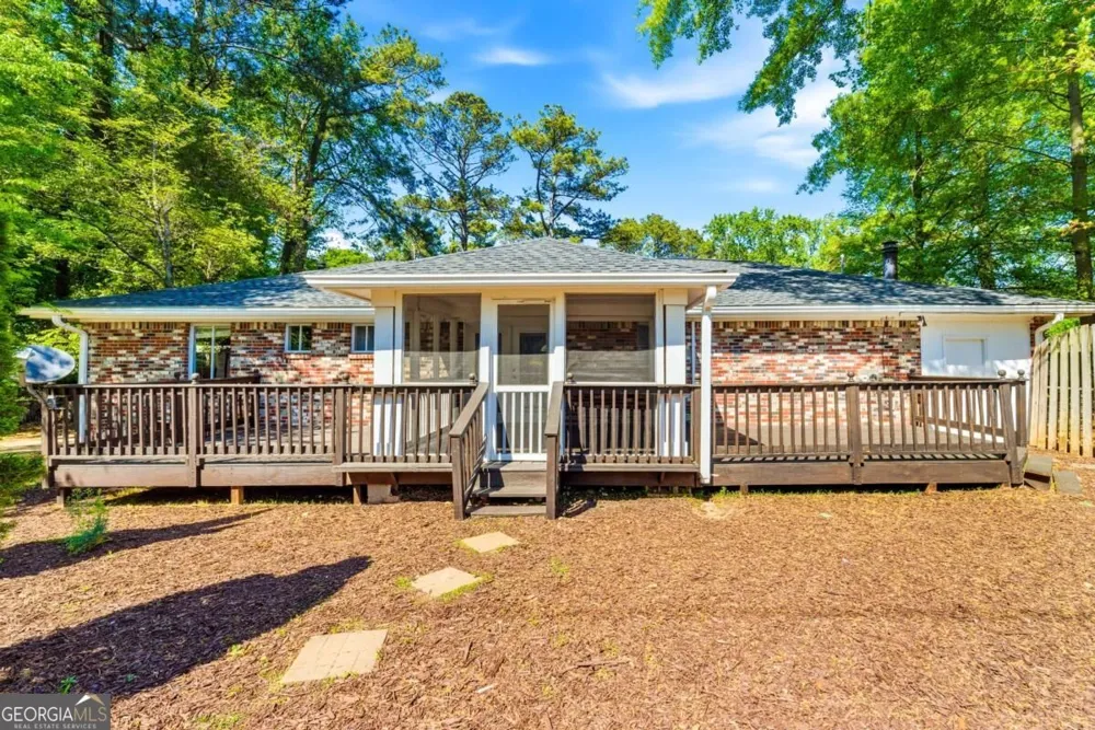 1100 Vonda LN SW Mableton, GA 30126