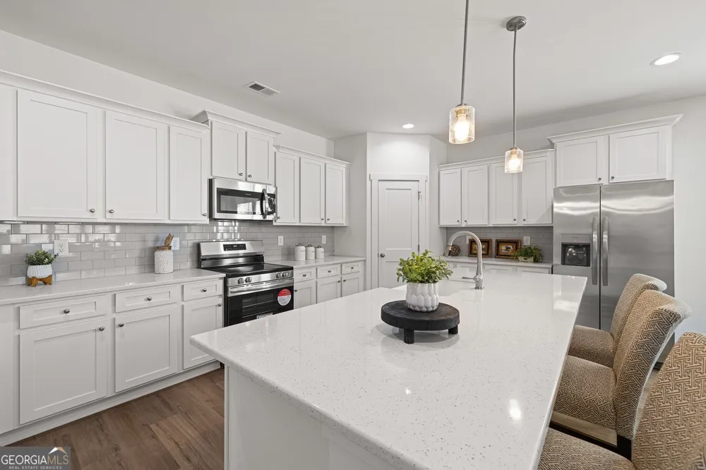 226 Cochin DR Statham, GA 30666