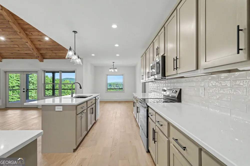 1306 Ramey Mtn RD Hiawassee, GA 30546