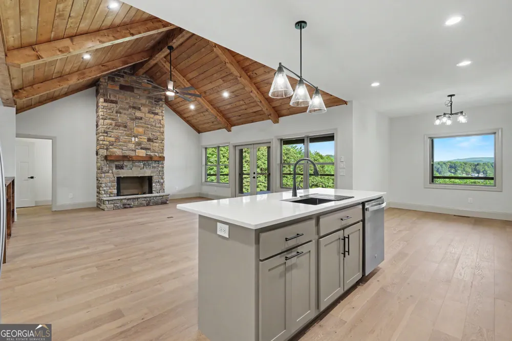 1306 Ramey Mtn RD Hiawassee, GA 30546