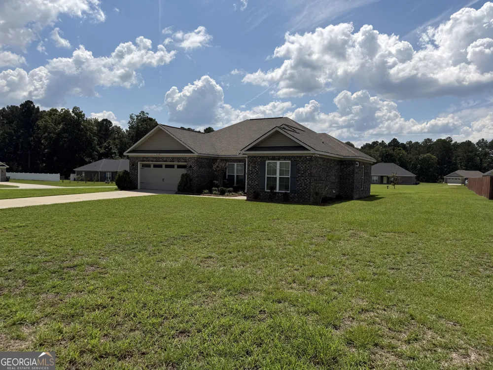 418 Autumn AVE Statesboro, GA 30458