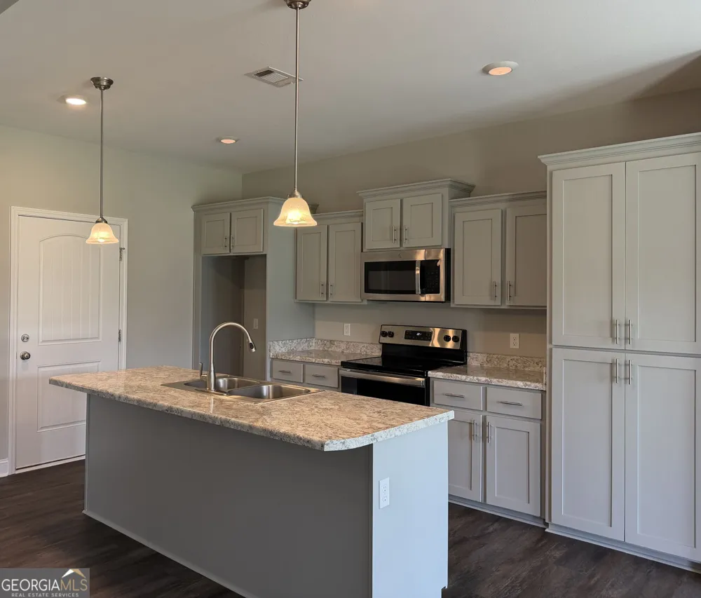 418 Autumn AVE Statesboro, GA 30458