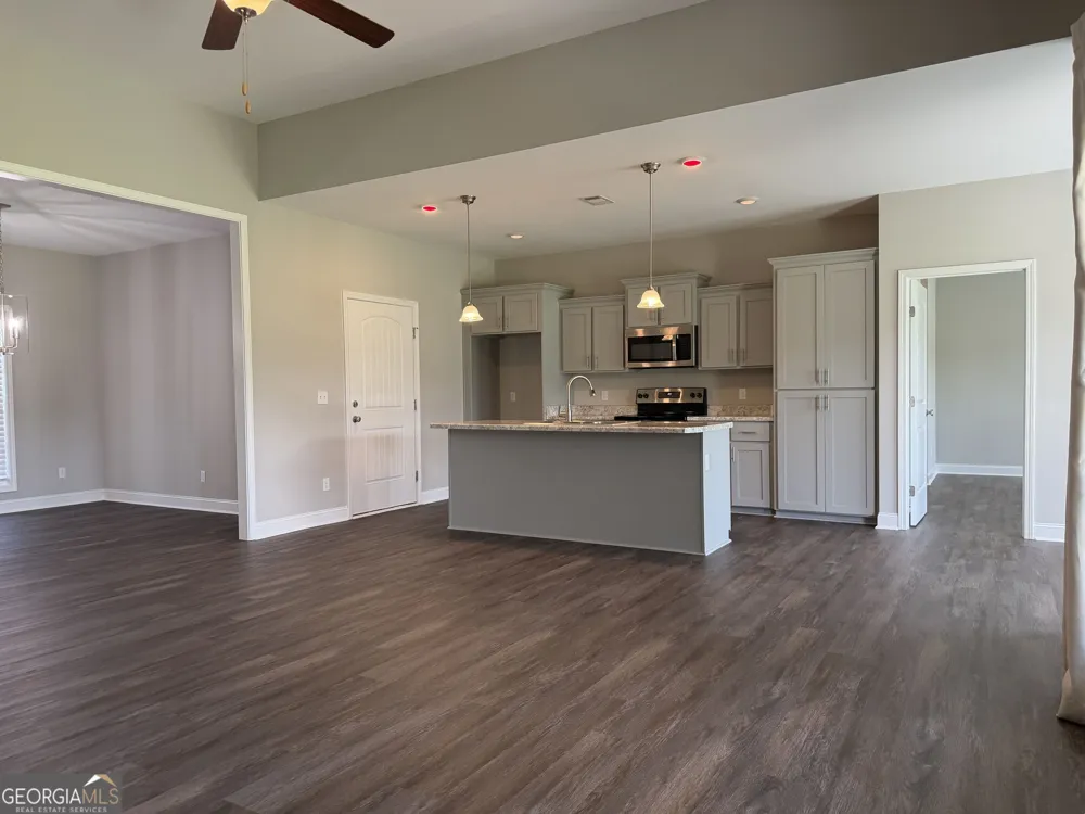 418 Autumn AVE Statesboro, GA 30458