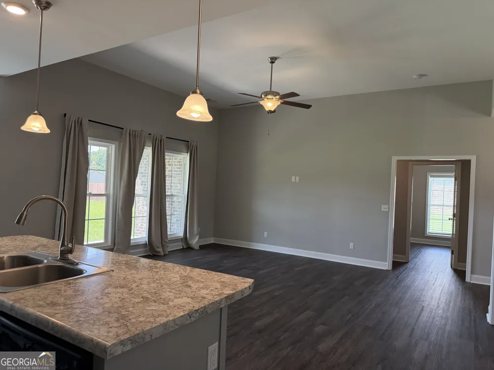 418 Autumn AVE Statesboro, GA 30458
