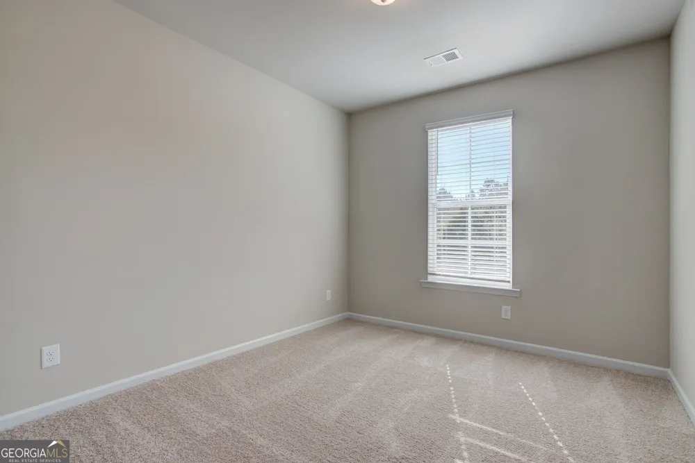 240 Cochin DR Statham, GA 30666