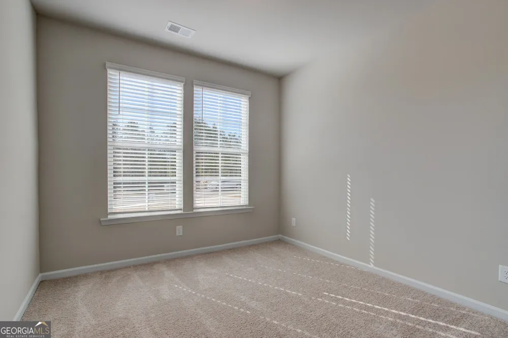 240 Cochin DR Statham, GA 30666