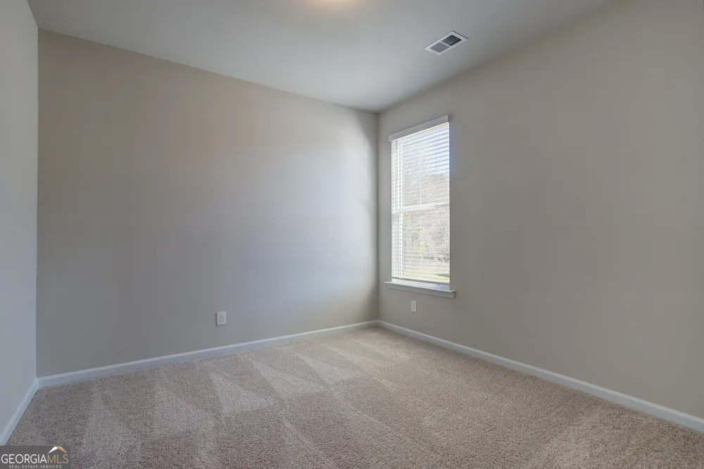 240 Cochin DR Statham, GA 30666