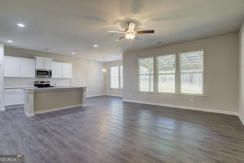 240 Cochin DR Statham, GA 30666