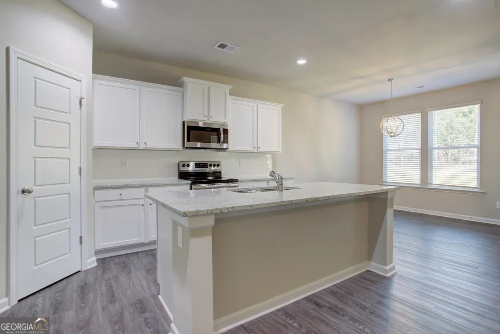 240 Cochin DR Statham, GA 30666