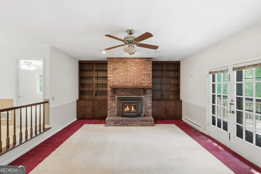 44 Elm DR Toccoa, GA 30577
