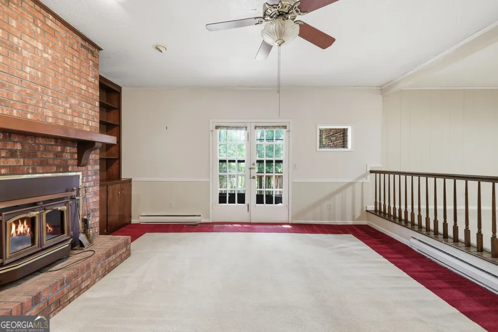 44 Elm DR Toccoa, GA 30577