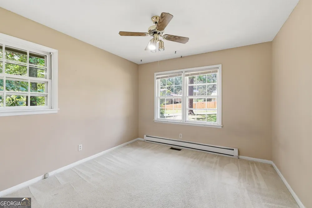 44 Elm DR Toccoa, GA 30577