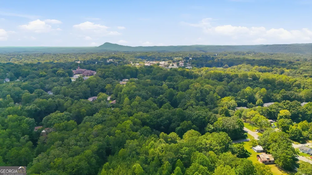 44 Elm DR Toccoa, GA 30577