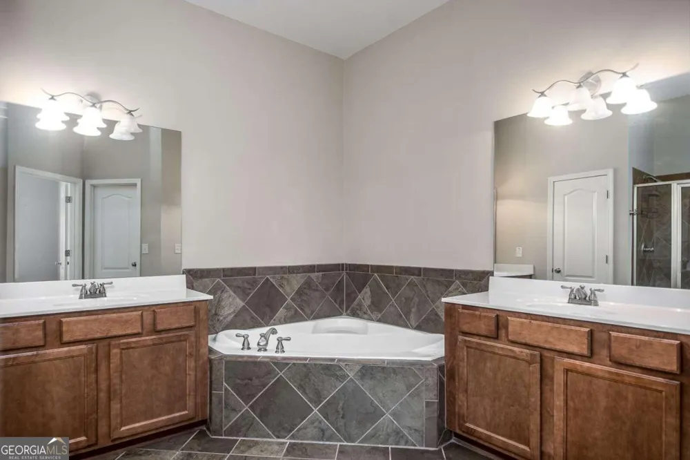 528 Twinrose WAY Alpharetta, GA 30004