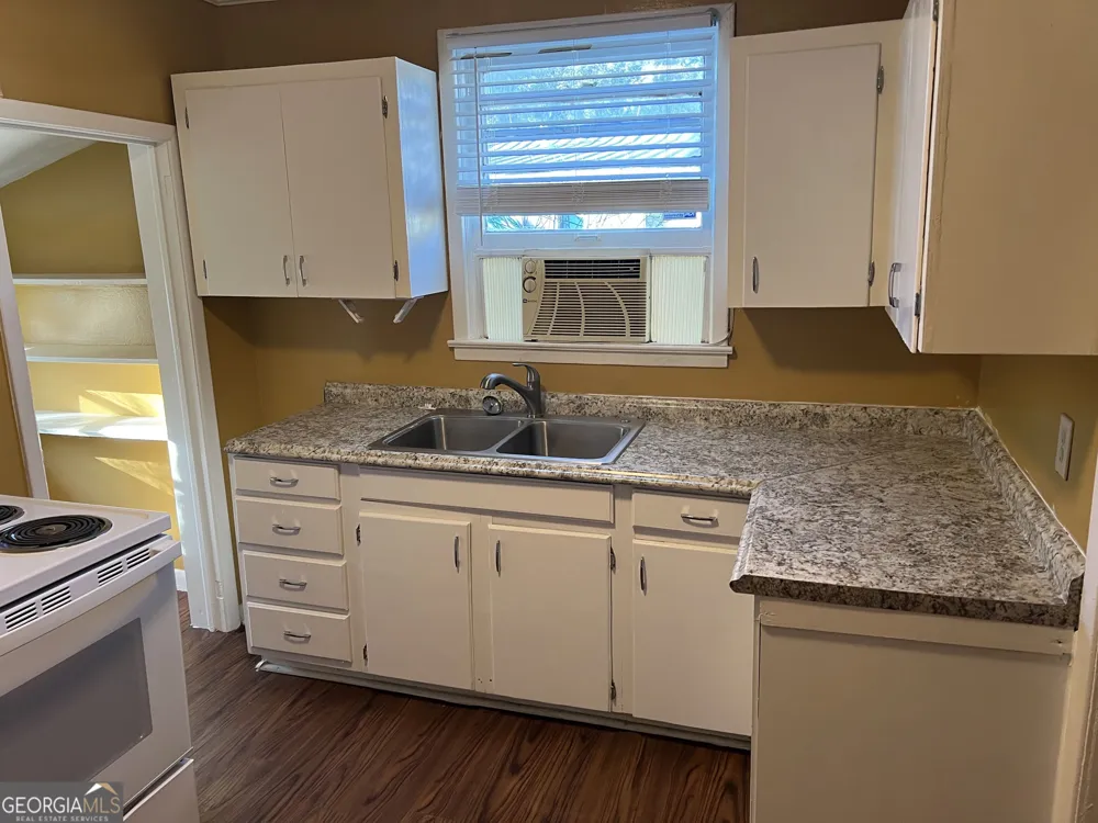 2011 Albany ST Brunswick, GA 31520