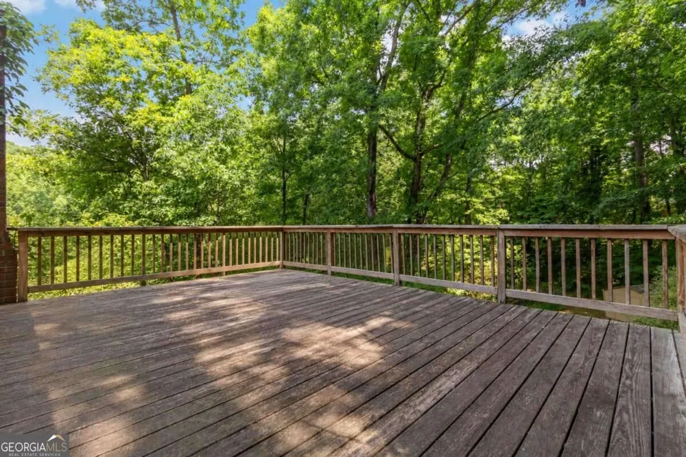 606 Echo LN Woodstock, GA 30189