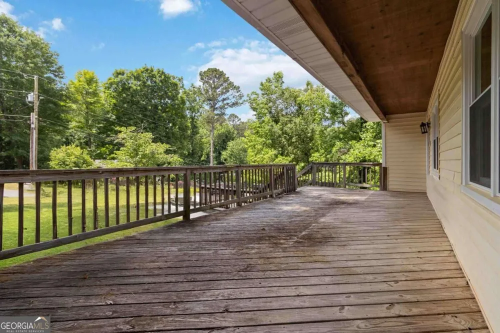 606 Echo LN Woodstock, GA 30189