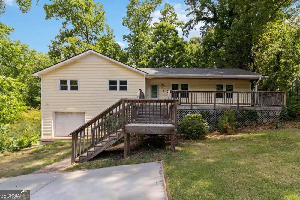 606 Echo LN Woodstock, GA 30189