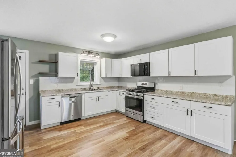606 Echo LN Woodstock, GA 30189