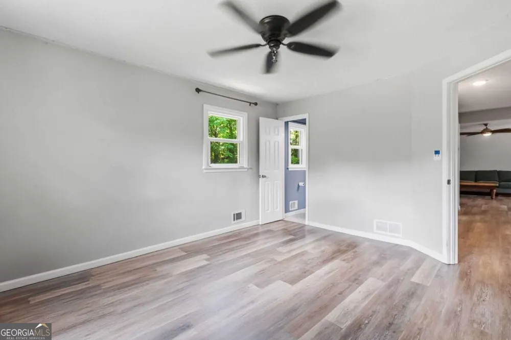 606 Echo LN Woodstock, GA 30189