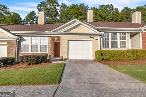 112 Camry LN