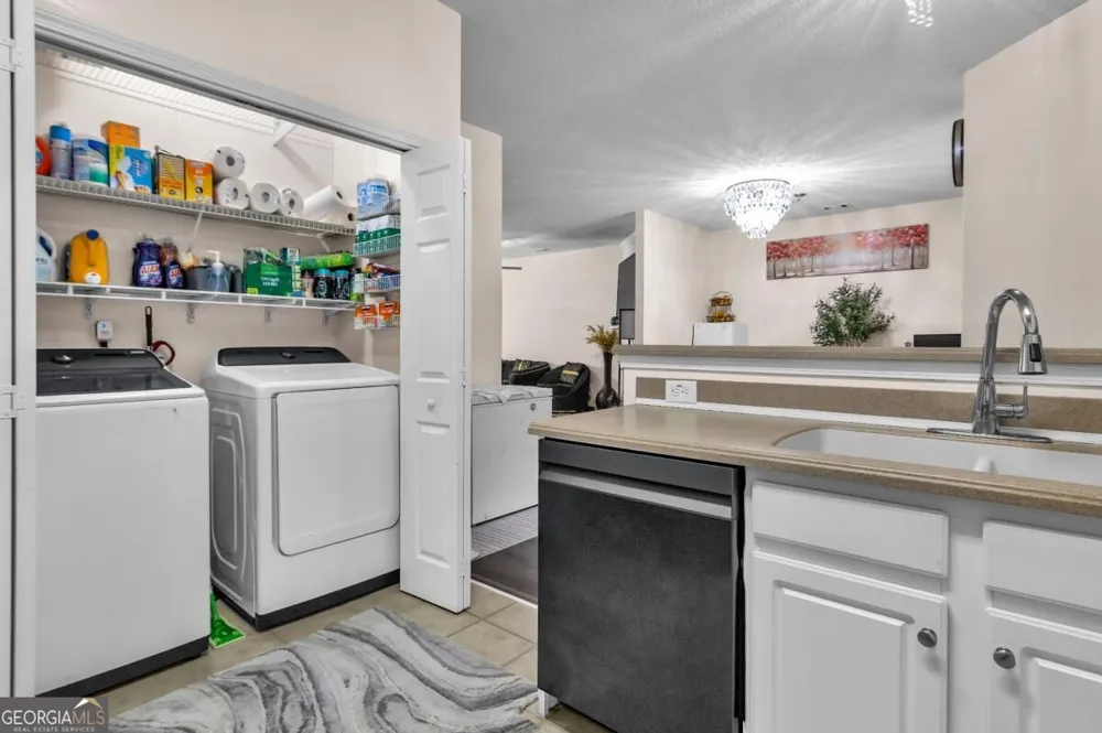 112 Camry LN Grayson, GA 30017