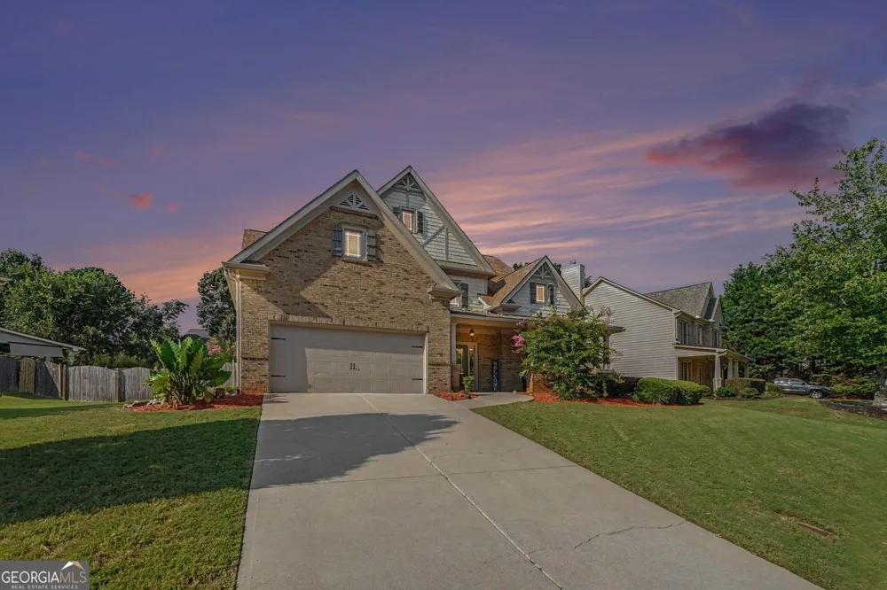 825 Grand Ivey PL Dacula, GA 30019