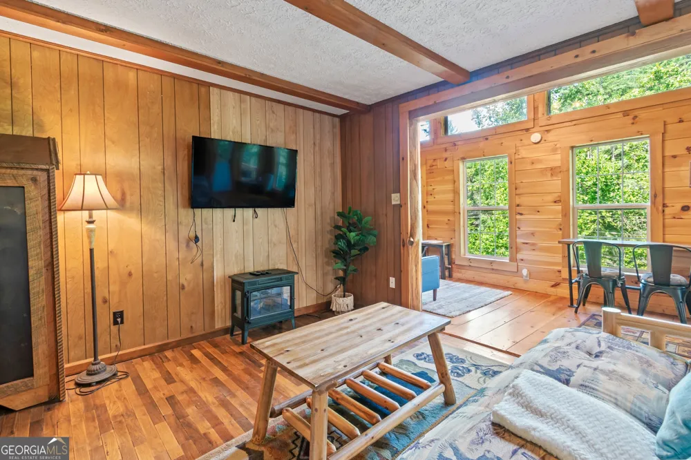 55 River Bend LN Blue Ridge, GA 30513