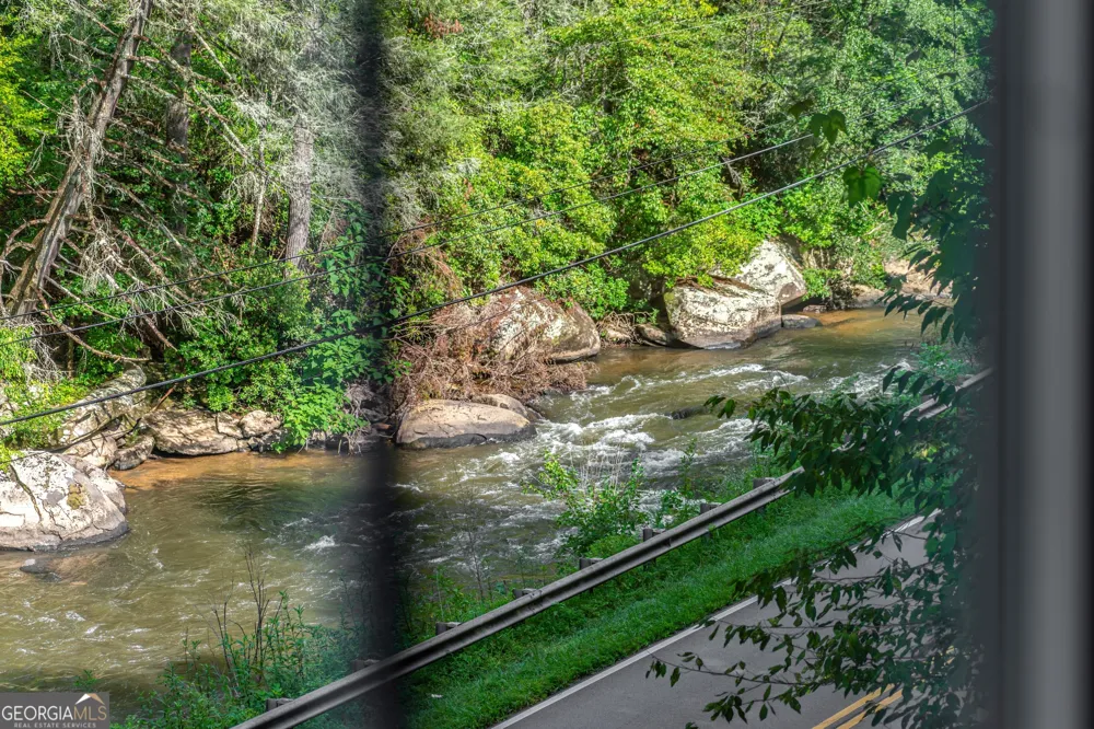 55 River Bend LN Blue Ridge, GA 30513