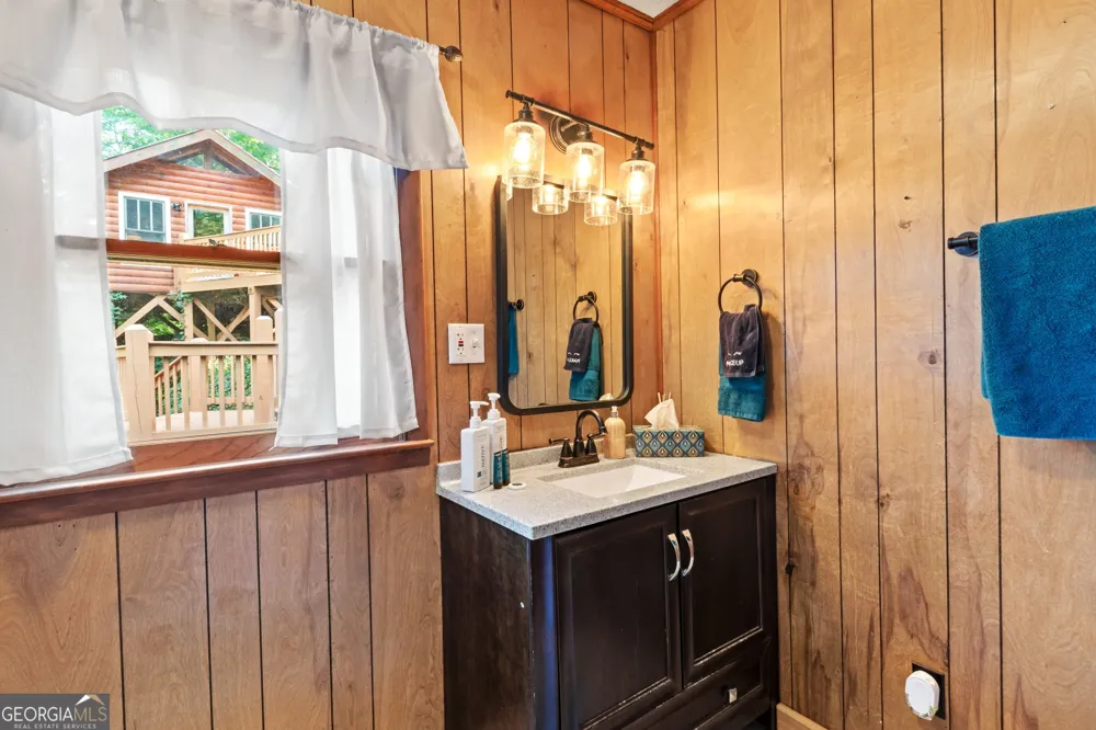 55 River Bend LN Blue Ridge, GA 30513