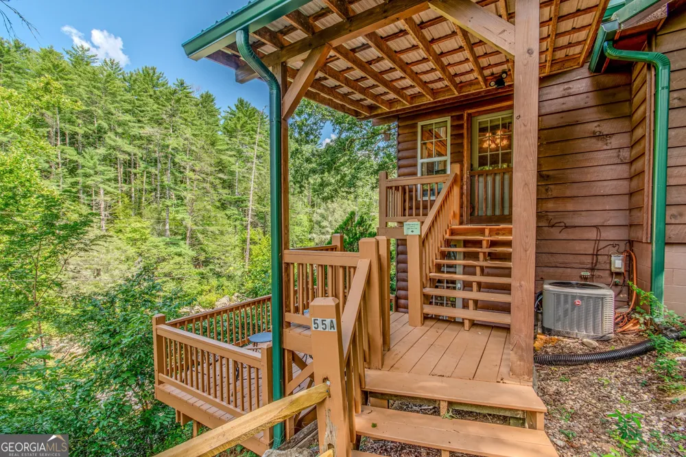 55 River Bend LN Blue Ridge, GA 30513