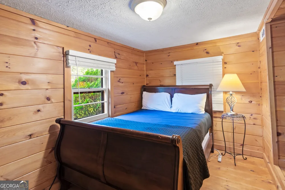 55 River Bend LN Blue Ridge, GA 30513